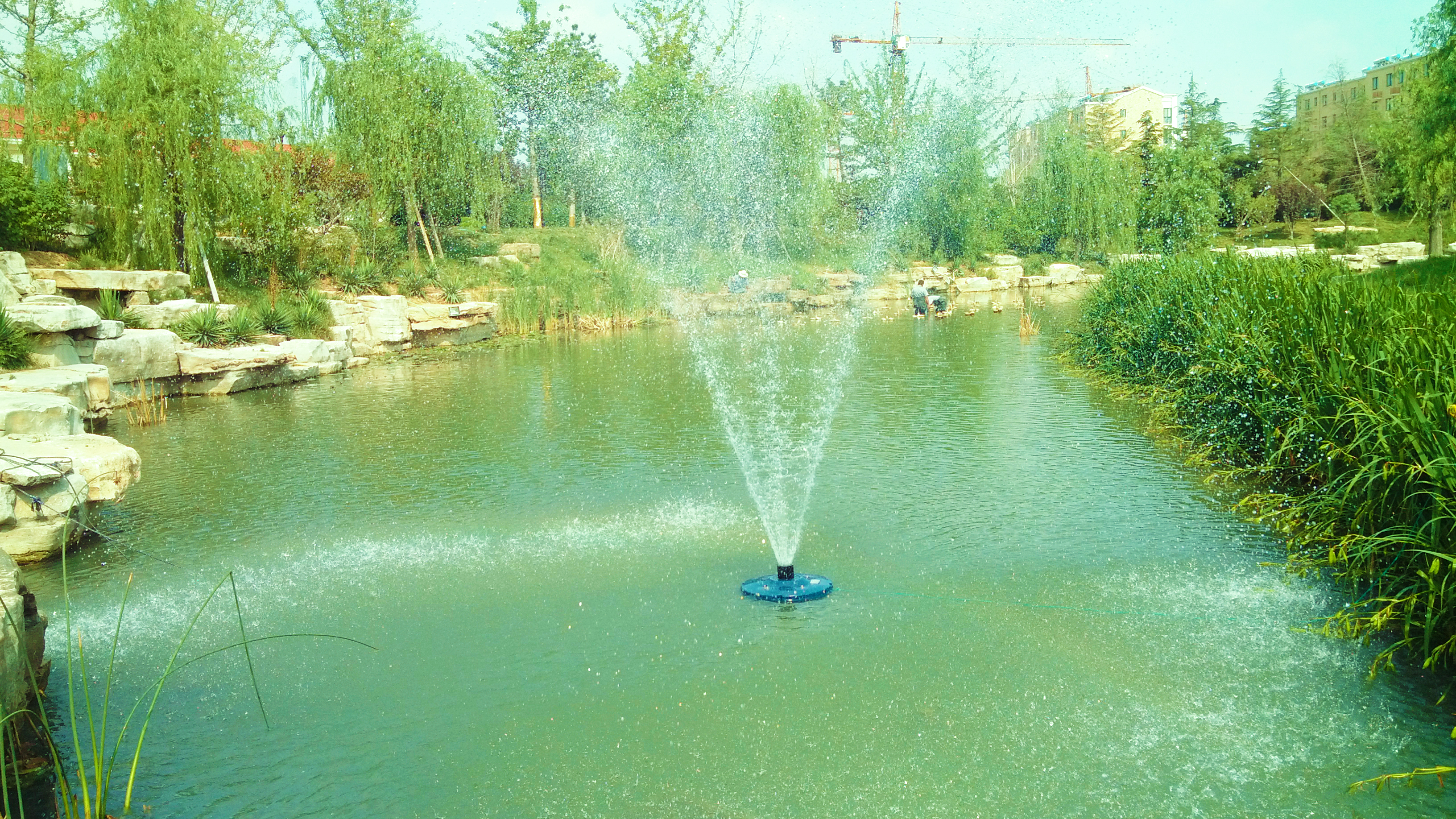 �Ͳ�ĳ����С������ˮ